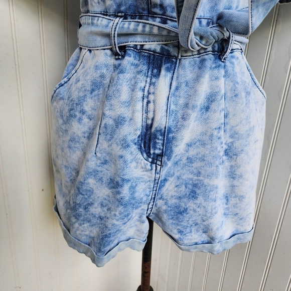 TCEC Womens Blue Light Wash Denim Playsuit Romper Short Sleeve Snap Belted Sz M - Picture 5 of 16